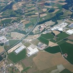 Flugwegposition um 11:55:34: Aufgenommen in der Nähe von Gemeinde Reichersberg, Österreich in 1479 Meter